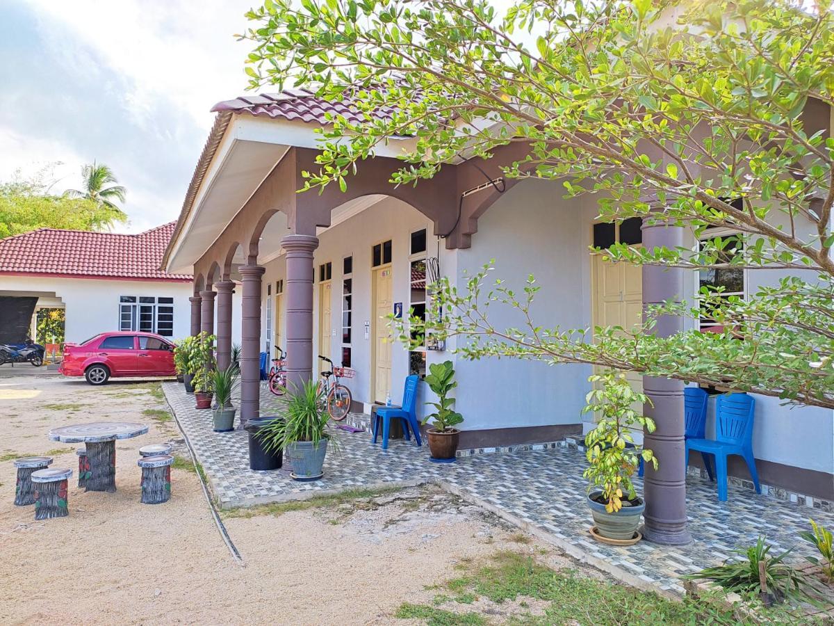 Desa Besut Inn Kampung Kuala Besut Exterior photo