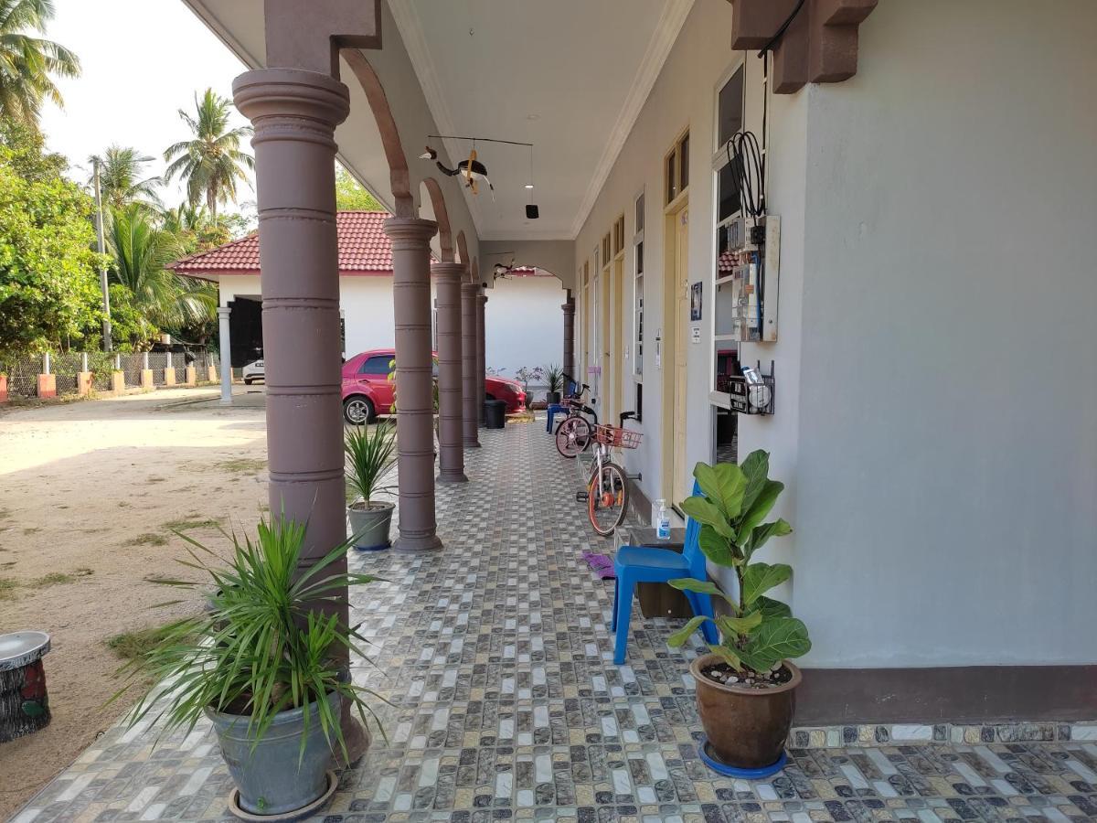 Desa Besut Inn Kampung Kuala Besut Exterior photo